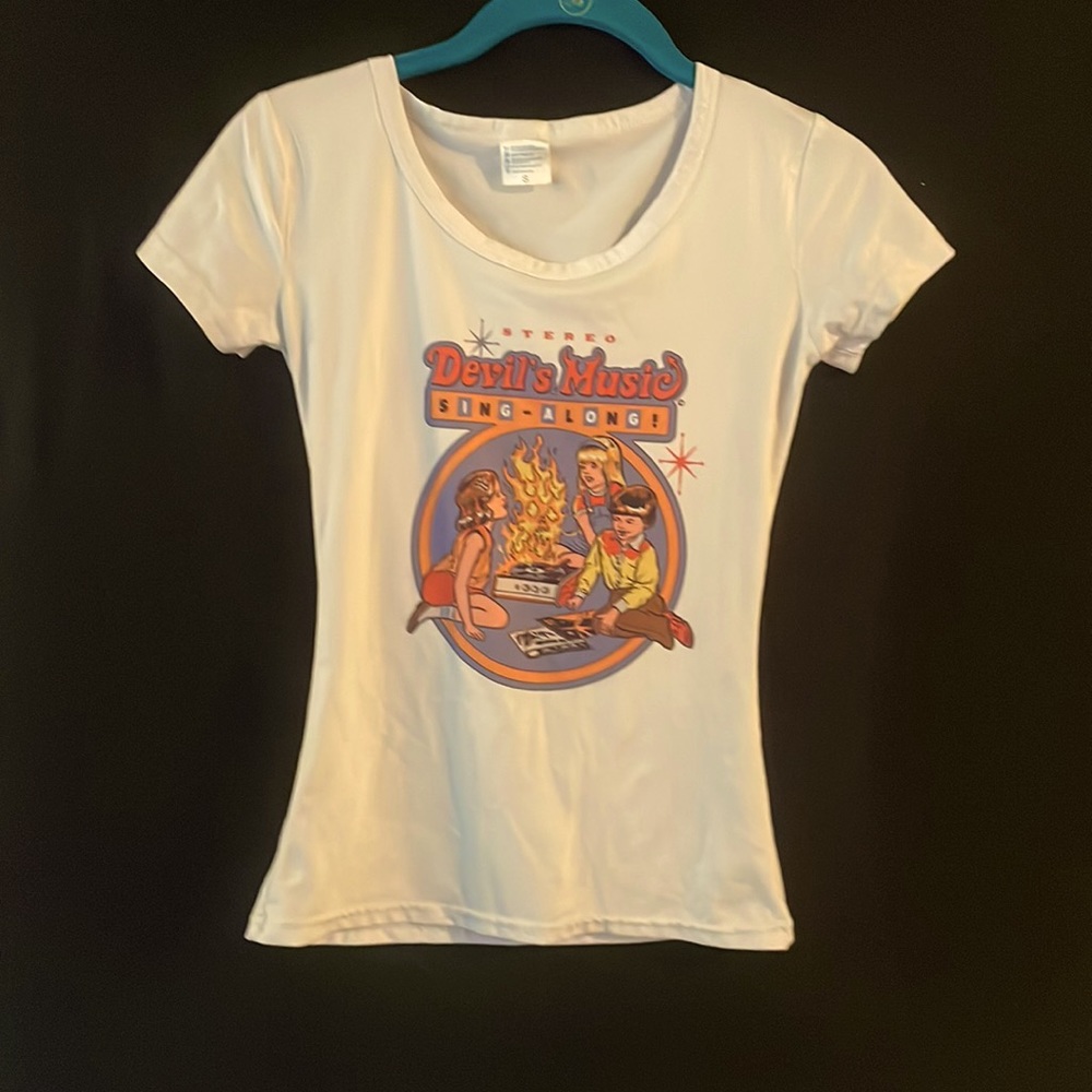 Graphic tee